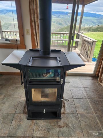 141 Shuck Creek Road, White Bird, ID 83554