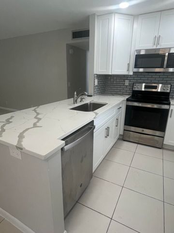 93 Normandy B, Delray Beach, FL 33484