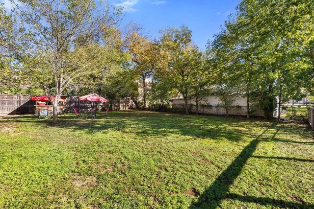 1221 S Austin Ave, Georgetown, TX 78626