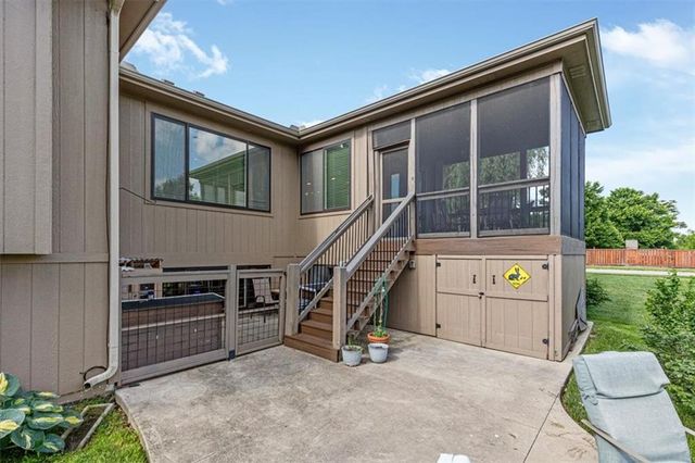 1300 N 4th St East Street, Louisburg, KS 66053
