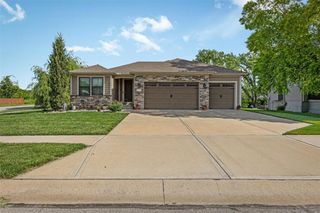 1300 N 4th St East Street, Louisburg, KS 66053