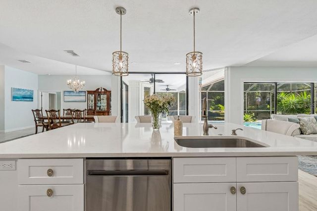 4627 TRAILS DRIVE, Sarasota, FL 34232
