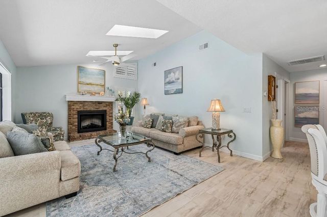 4627 TRAILS DRIVE, Sarasota, FL 34232