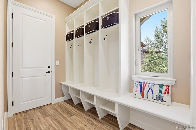 27165 E Long Place, Aurora, CO 80016