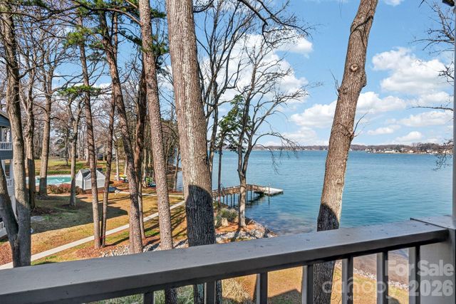 345 Northwest Drive, Davidson, NC 28036