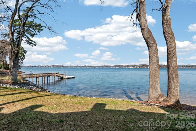 345 Northwest Drive, Davidson, NC 28036