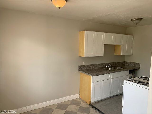 230 West Boston Avenue 7, Las Vegas, NV 89102