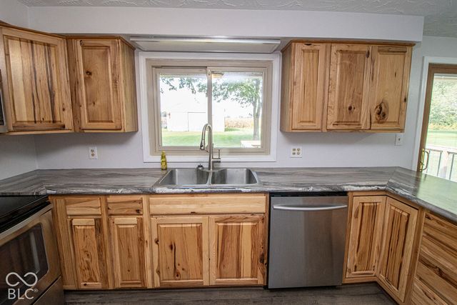 1150 W 300 N, Anderson, IN 46011