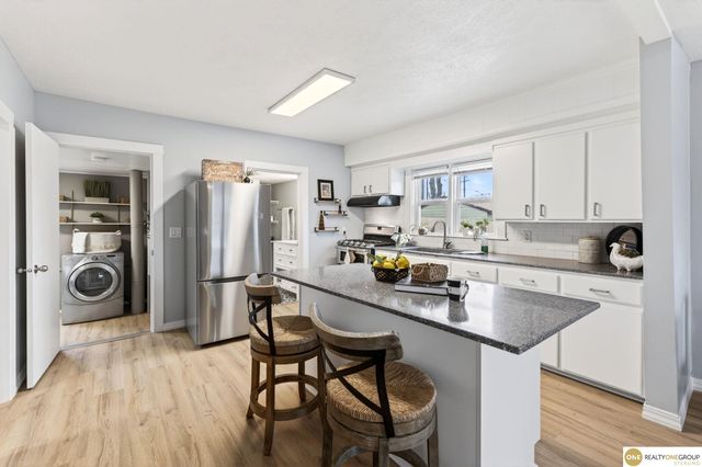 2915 N 206 Street, Elkhorn, NE 68022