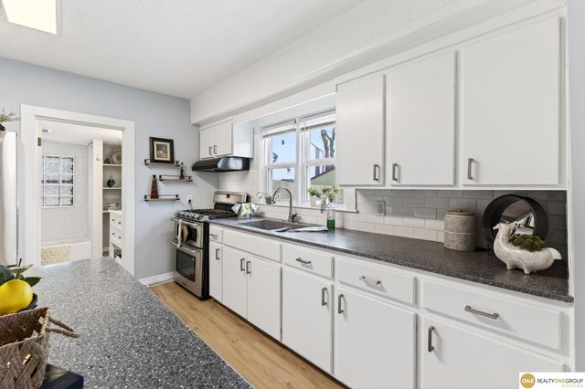 2915 N 206 Street, Elkhorn, NE 68022