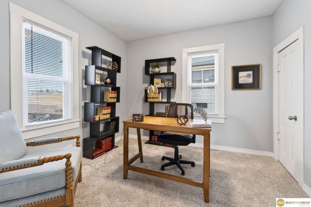 2915 N 206 Street, Elkhorn, NE 68022