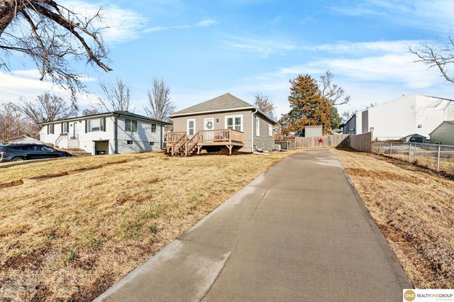 2915 N 206 Street, Elkhorn, NE 68022