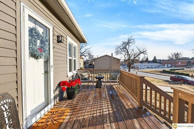 2915 N 206 Street, Elkhorn, NE 68022
