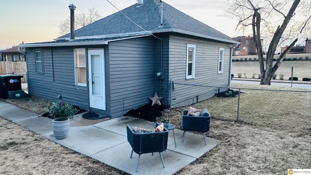 2915 N 206 Street, Elkhorn, NE 68022