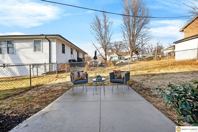 2915 N 206 Street, Elkhorn, NE 68022