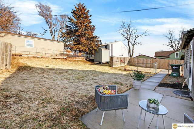 2915 N 206 Street, Elkhorn, NE 68022