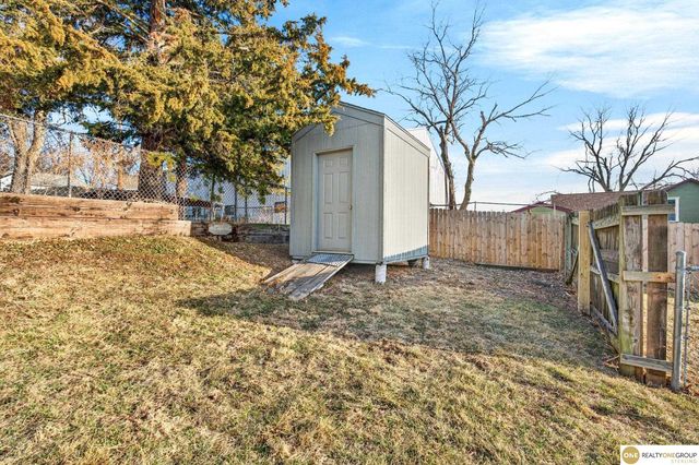 2915 N 206 Street, Elkhorn, NE 68022