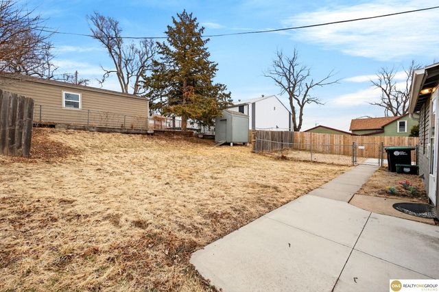 2915 N 206 Street, Elkhorn, NE 68022