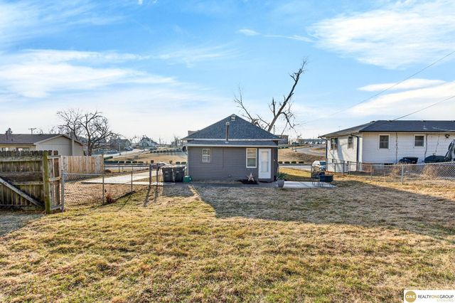 2915 N 206 Street, Elkhorn, NE 68022