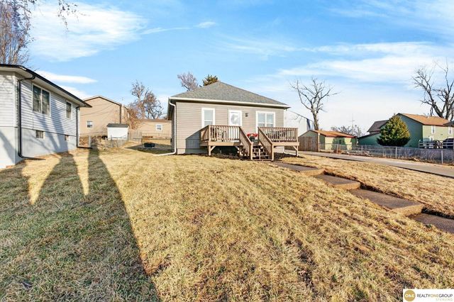 2915 N 206 Street, Elkhorn, NE 68022