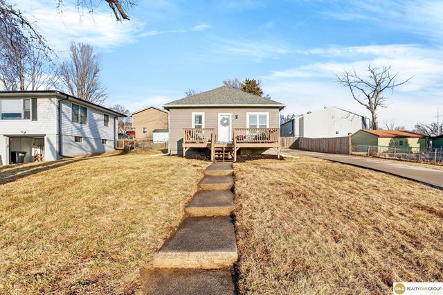 2915 N 206 Street, Elkhorn, NE 68022