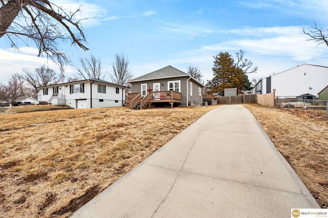 2915 N 206 Street, Elkhorn, NE 68022
