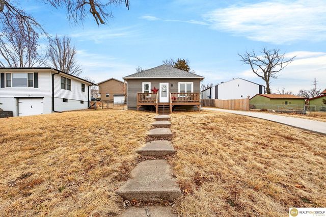 2915 N 206 Street, Elkhorn, NE 68022