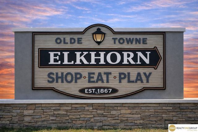 2915 N 206 Street, Elkhorn, NE 68022