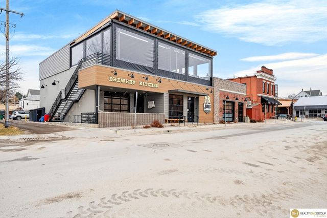 2915 N 206 Street, Elkhorn, NE 68022