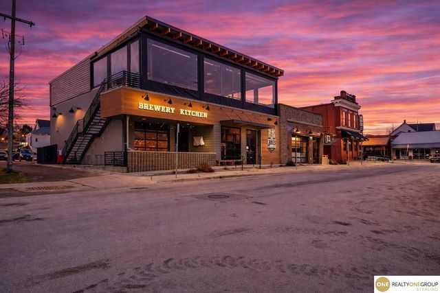 2915 N 206 Street, Elkhorn, NE 68022