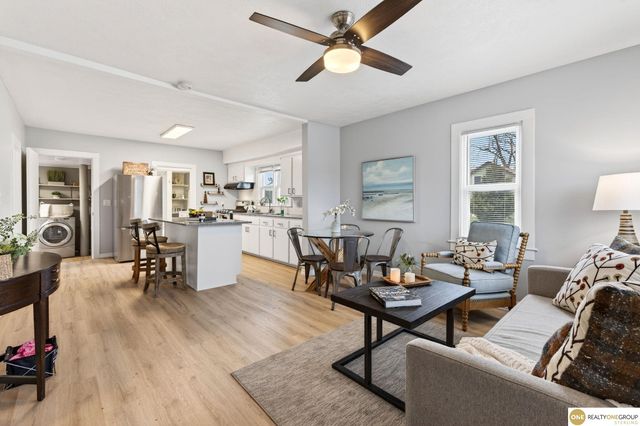 2915 N 206 Street, Elkhorn, NE 68022