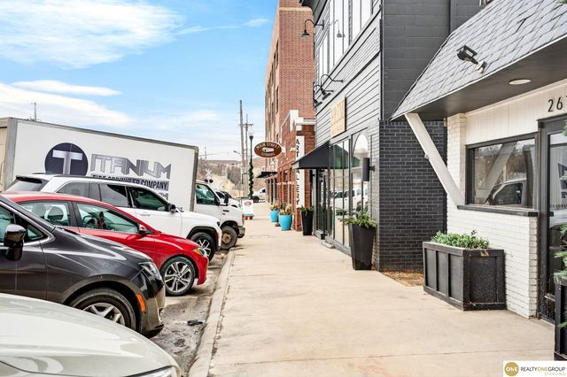 2915 N 206 Street, Elkhorn, NE 68022