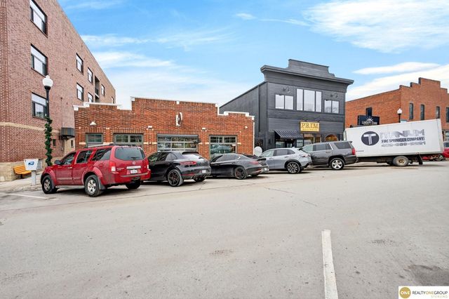 2915 N 206 Street, Elkhorn, NE 68022