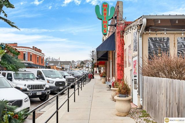 2915 N 206 Street, Elkhorn, NE 68022