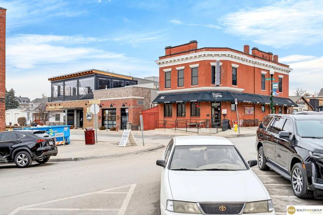 2915 N 206 Street, Elkhorn, NE 68022