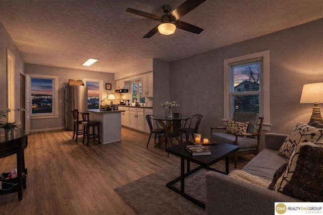 2915 N 206 Street, Elkhorn, NE 68022