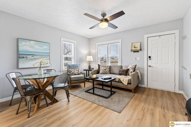 2915 N 206 Street, Elkhorn, NE 68022