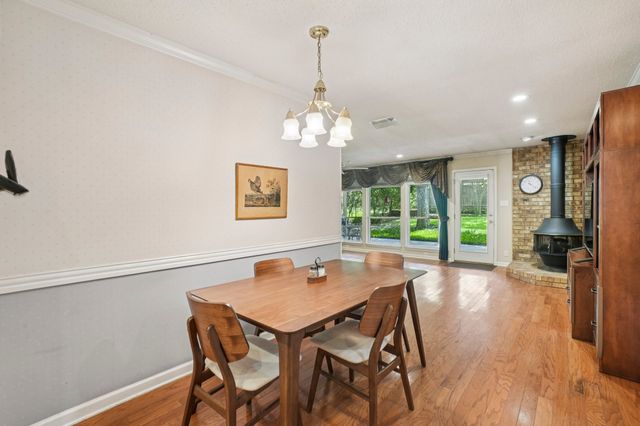 1012 Livingston Drive, Hurst, TX 76053