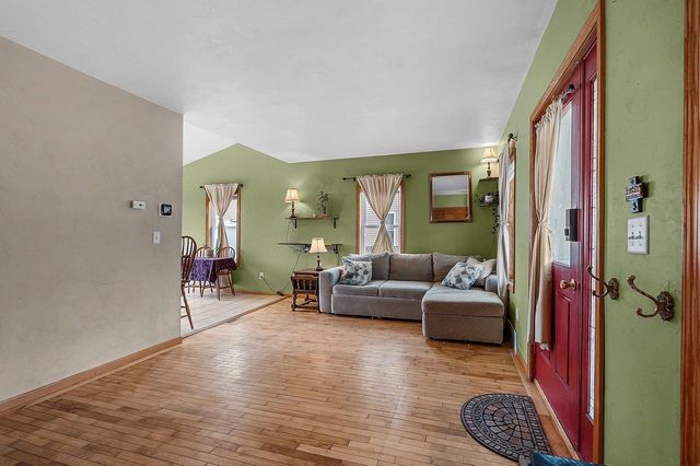 836 W 8TH STREET, Appleton, WI 54914