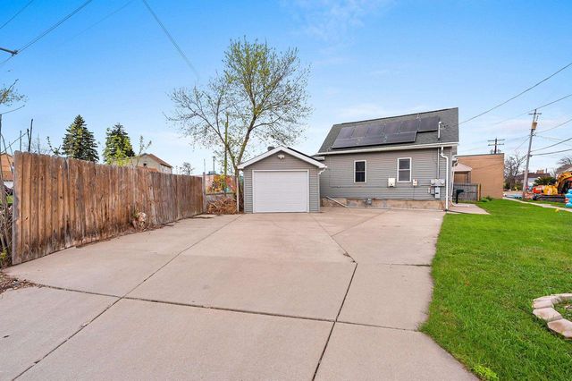 836 W 8TH STREET, Appleton, WI 54914