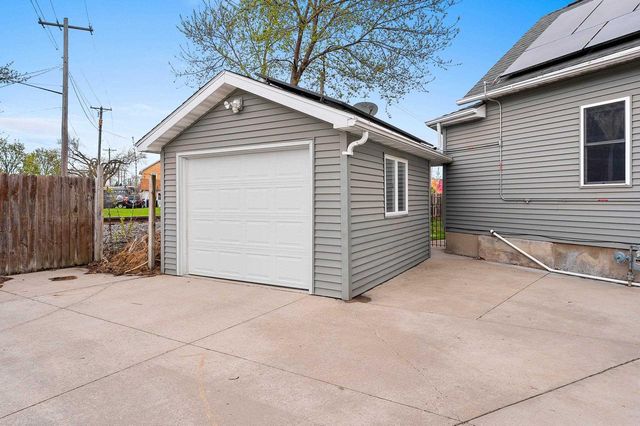 836 W 8TH STREET, Appleton, WI 54914