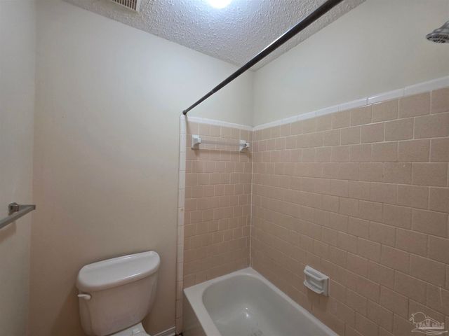 1440 N 61st Ave 8D, Pensacola, FL 32506