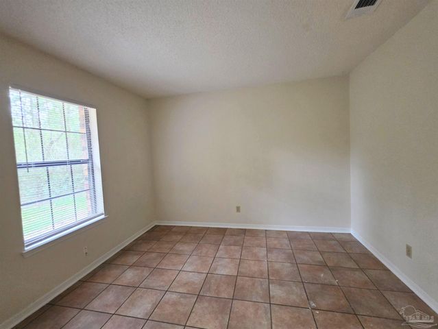 1440 N 61st Ave 8D, Pensacola, FL 32506