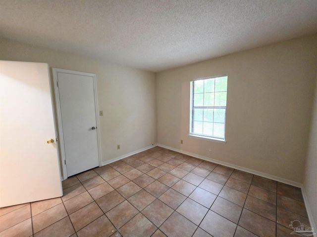 1440 N 61st Ave 8D, Pensacola, FL 32506