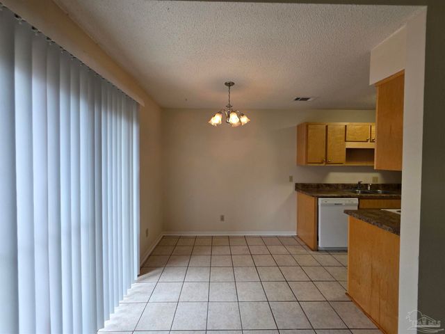 1440 N 61st Ave 8D, Pensacola, FL 32506