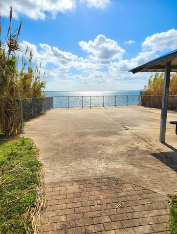 125 Bay Shore Drive, La Porte, TX 77571