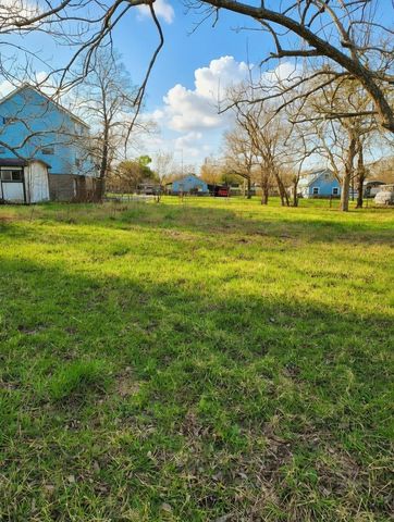 125 Bay Shore Drive, La Porte, TX 77571