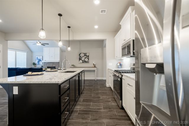 2942 N Briarwood Avenue, Catoosa, OK 74015