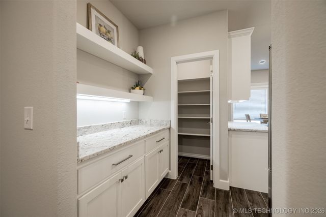 2942 N Briarwood Avenue, Catoosa, OK 74015