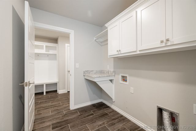 2942 N Briarwood Avenue, Catoosa, OK 74015